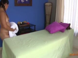 Cute Thai lady seduced and fucked by her masseur